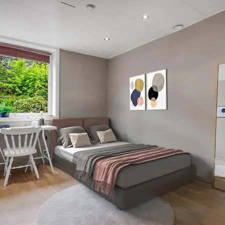 With Private Balcony And Flexible Check In Lägenhet