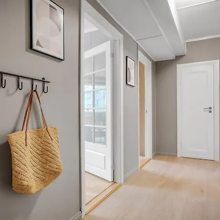 Lägenhet With Private Balcony And Flexible Check In *