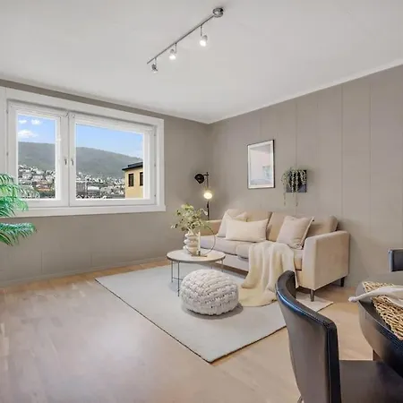 With Private Balcony And Flexible Check In Lägenhet *