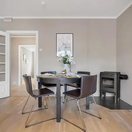 With Private Balcony And Flexible Check In Bergen